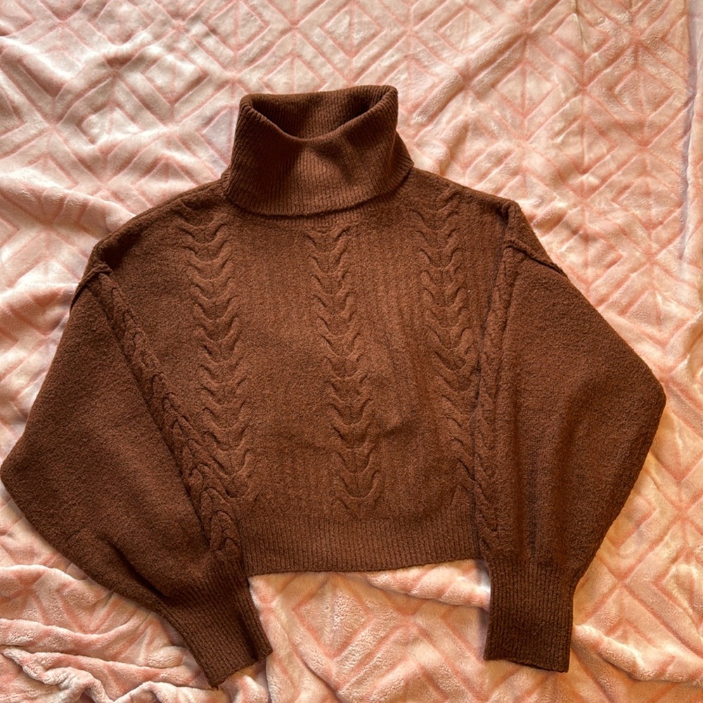 Cropped Turtleneck Sweater Size M